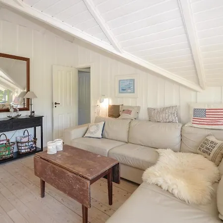 Three-bedroom Holiday In Vaggerlose *