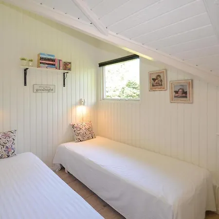 Holiday home Three-bedroom Holiday In Vaggerlose Boto By